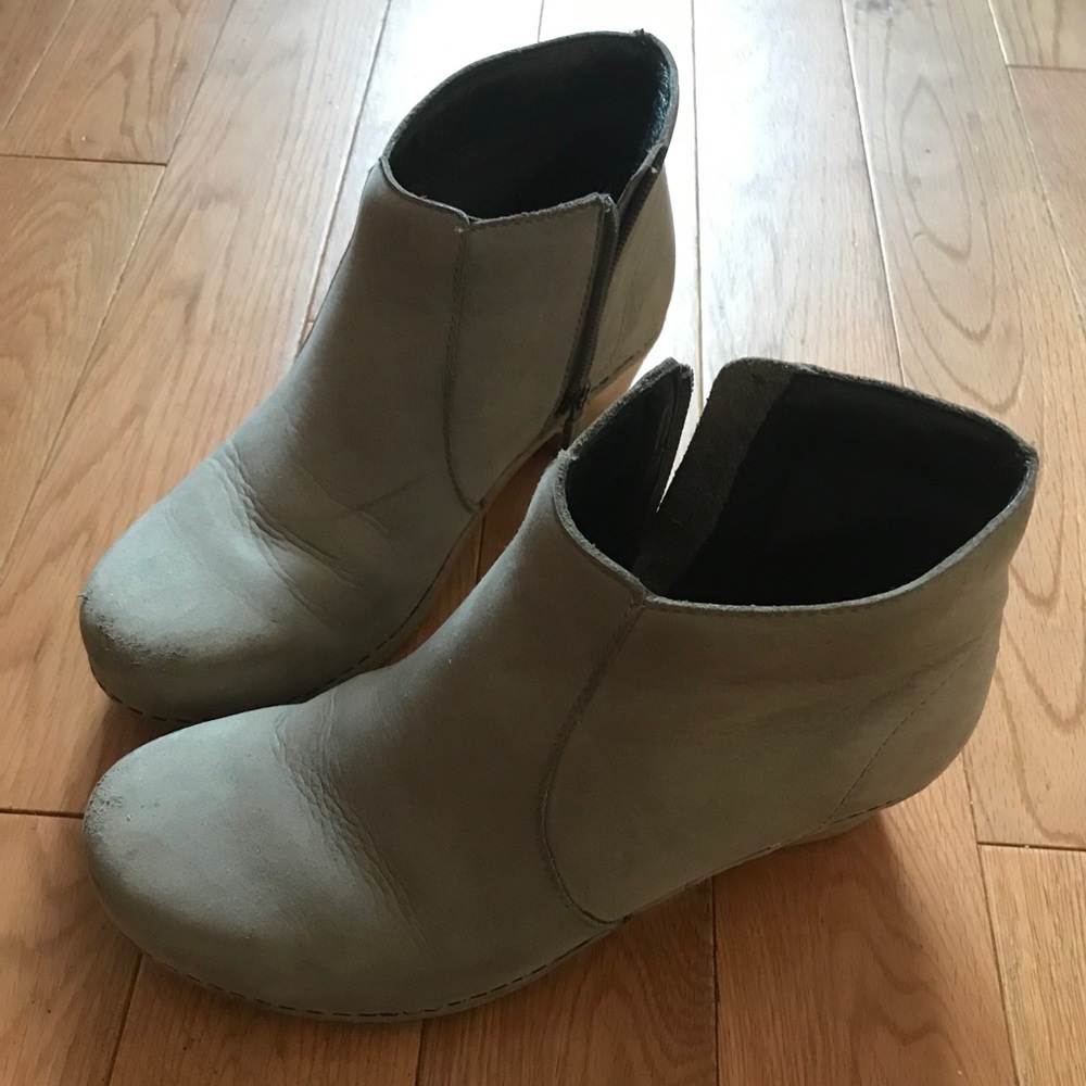 Dansko Maria boot 🥾 size 37 (6.5-7) taupe